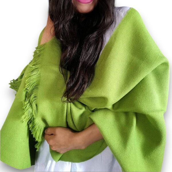 Mantilla, challs, manos obreras, bolivia, hecho a mano, artesanias, tejidos, lana, alpaca, telar