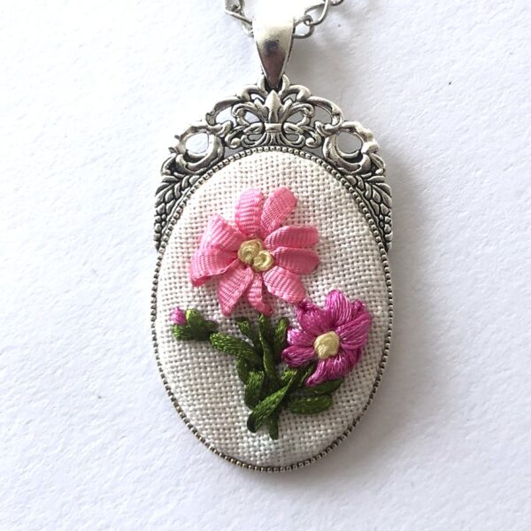 Cabujón Bordado "Flores Matutinas" - Imagen 2