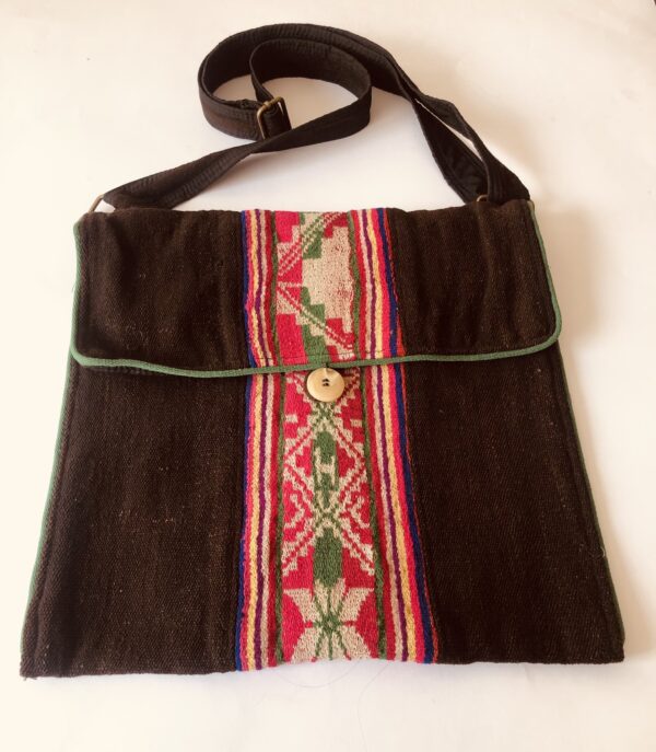 bandolera, aguayo, manos obreras, bolivia, hecho a mano, artesanias, tejidos, telar, lana de oveja.