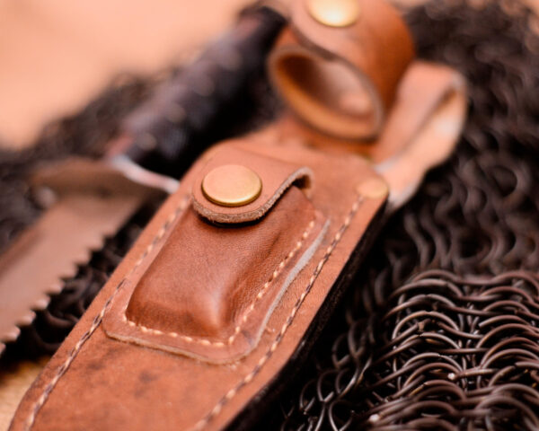 Cuchillos, funda, cuaderno, cuero, manos obreras, bolivia, hecho a mano, artesanias
