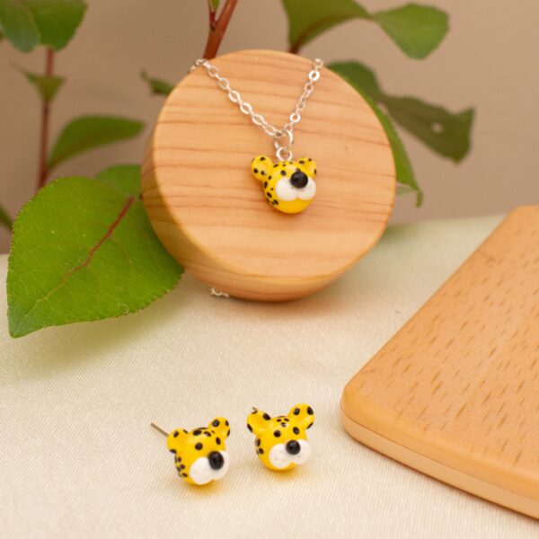 jaguar, animal, bisuteria, porcelana fría, collar, aretes, manos obreras, bolivia, hecho a mano, artesanías,