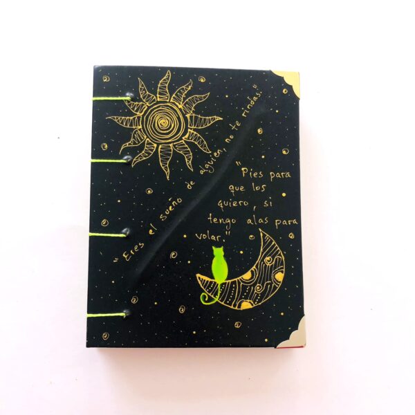 Cuadernos, pintados a mano, manos obreras, Bolivia, hecho a mano, artesanías, mujeres artesanas