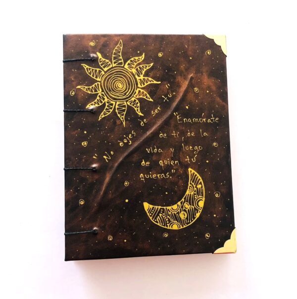 Cuadernos, pintados a mano, manos obreras, Bolivia, hecho a mano, artesanías, mujeres artesanas