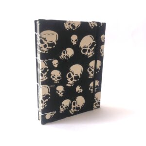 Cuadernos, pintados a mano, manos obreras, Bolivia, hecho a mano, artesanías, mujeres artesanas.