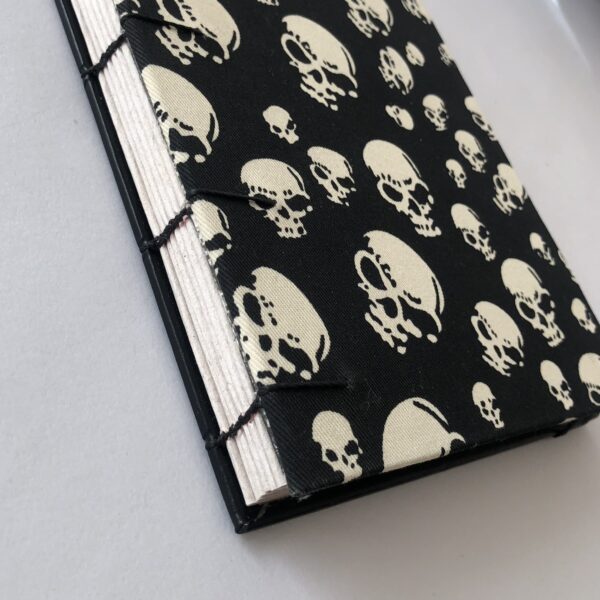 Cuadernos, pintados a mano, manos obreras, Bolivia, hecho a mano, artesanías, mujeres artesanas