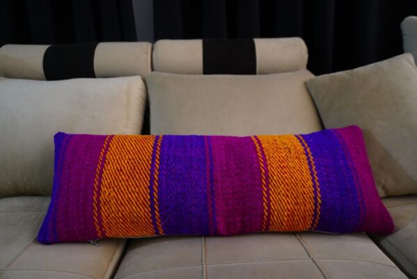 manos obreras, mujeres artesanas, bolivia, la paz, tejidos, almohadones, hogar, aguayo.