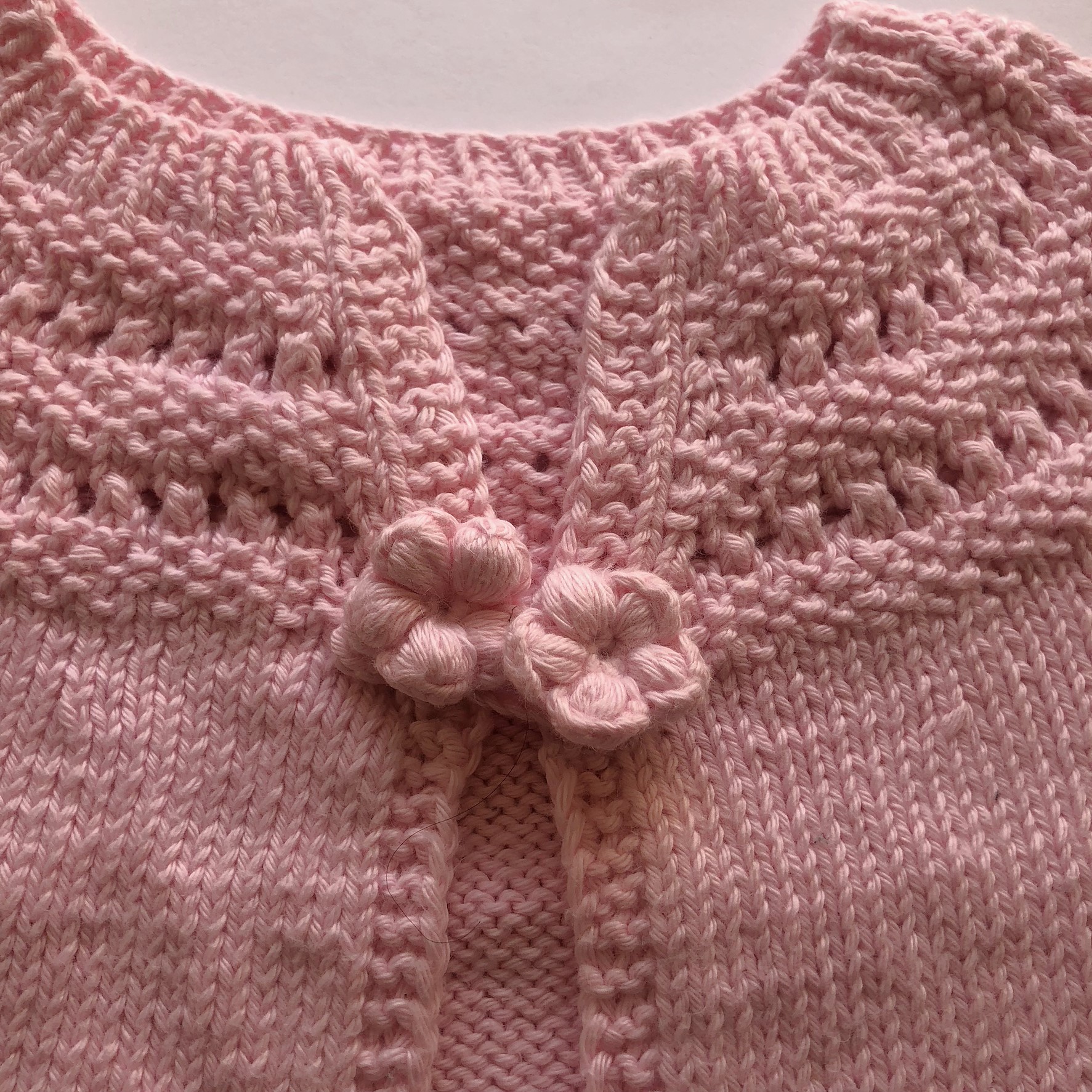 manos obreras, mujeres artesanas, la paz bolivia, artesanias, tejido, bebes, niño, niñas, lana, algadón, ropa bebe