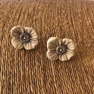 manos obreras, mujeres, artesanas, artesanías, hecho a mano, la az, bolivia, aretes , cerámica.