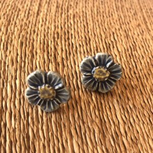 manos obreras, mujeres, artesanas, artesanías, hecho a mano, la az, bolivia, aretes , cerámica.