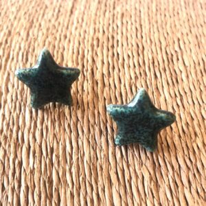 manos obreras, mujeres, artesanas, artesanías, hecho a mano, la az, bolivia, aretes , cerámica.