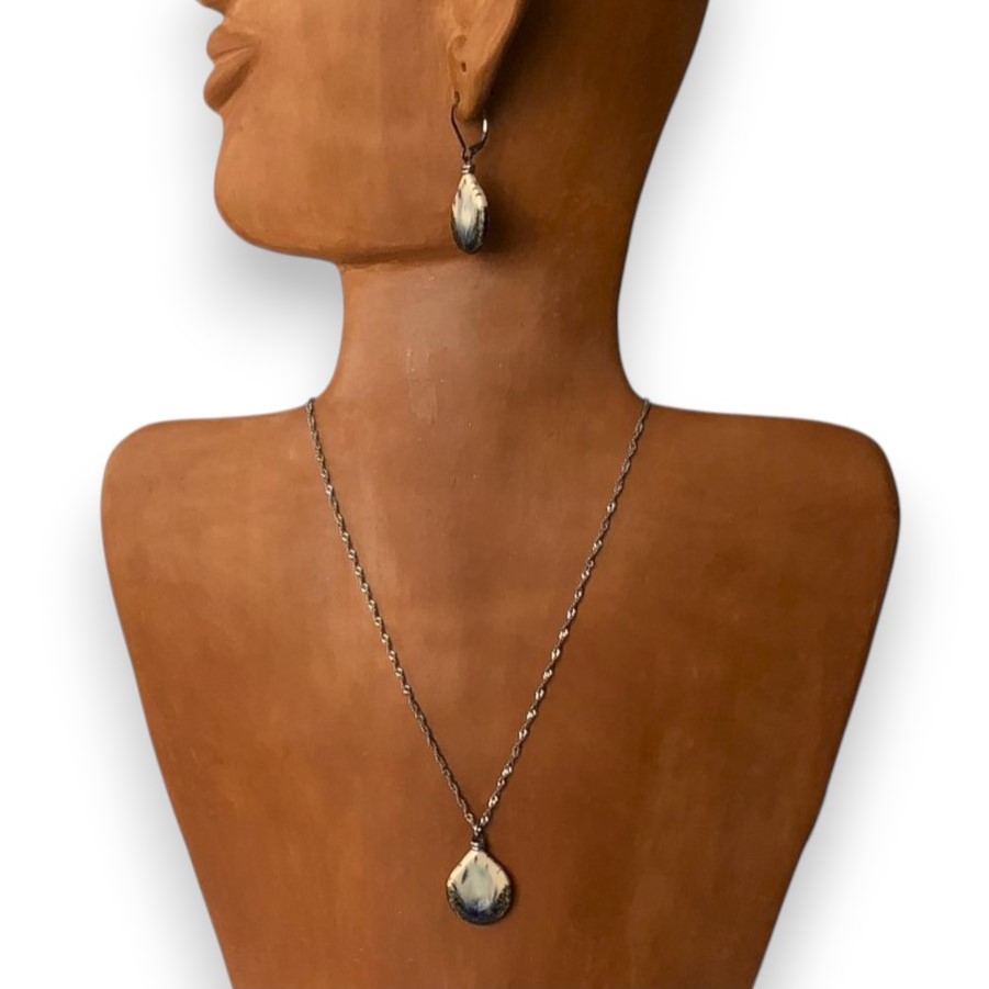 manos obreras, hecho a mano, mujeres, artesanas, bisuterÃa, cerámica, esmaltada, dijes, collares, aretes