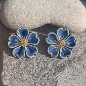 manos obreras. hecho a mano, mujeres artesanas, bisuteria, ceramica esmaltada, aretes, collar