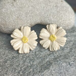 manos obreras. hecho a mano, mujeres artesanas, bisuteria, ceramica esmaltada, aretes, collar